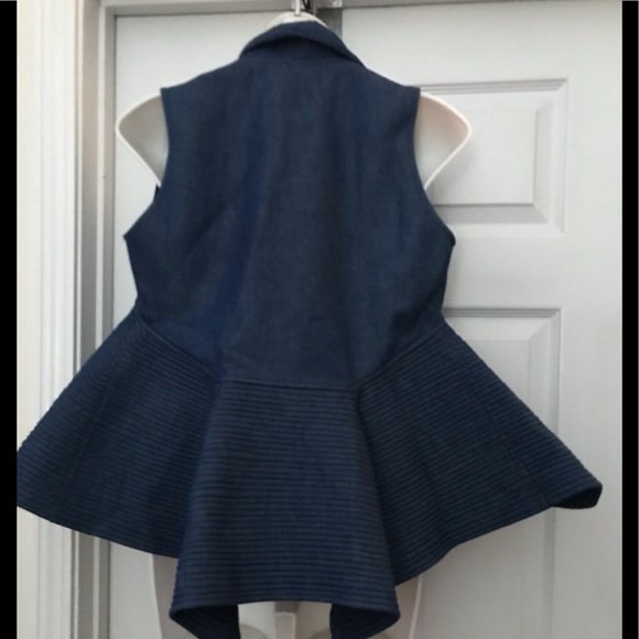Gracia Jackets & Blazers - GRACIA PEPLUM SLEEVELESS JACKET  CHAMBRAY S nwot